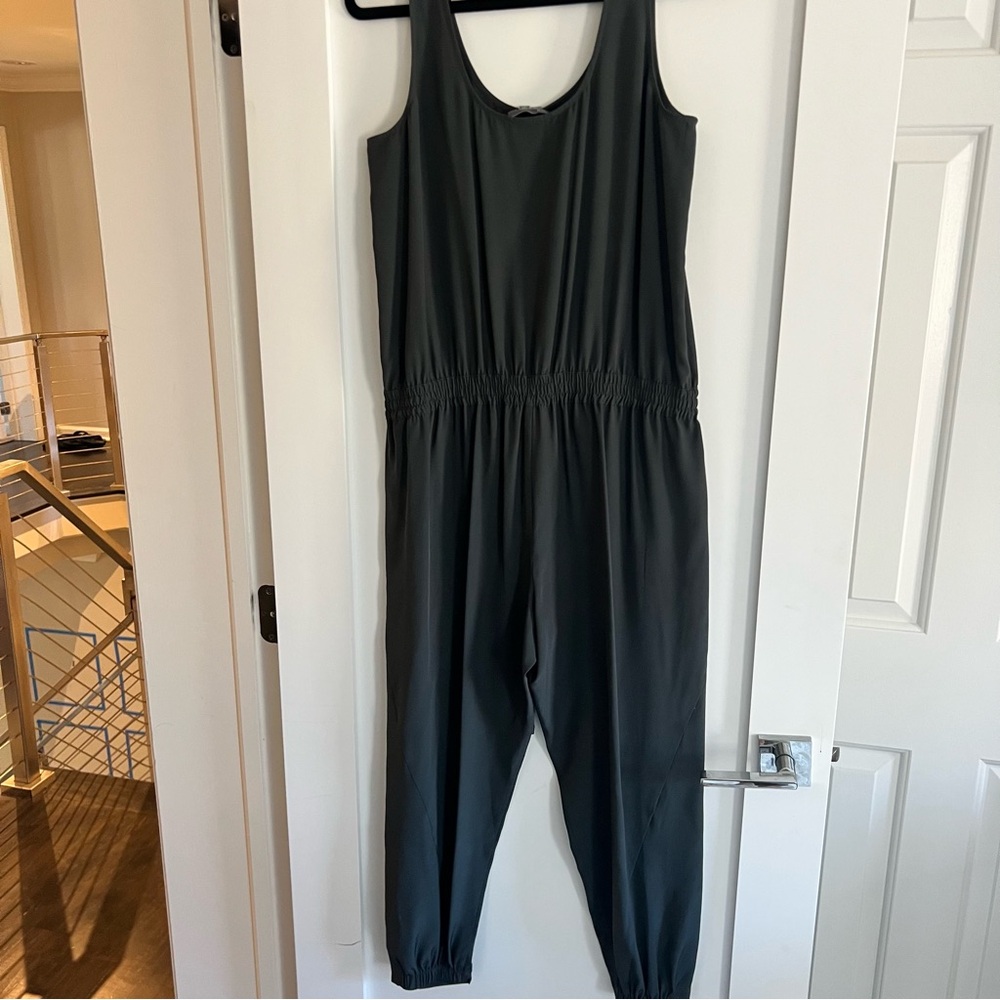 NWT VINCE JUMPSUIT